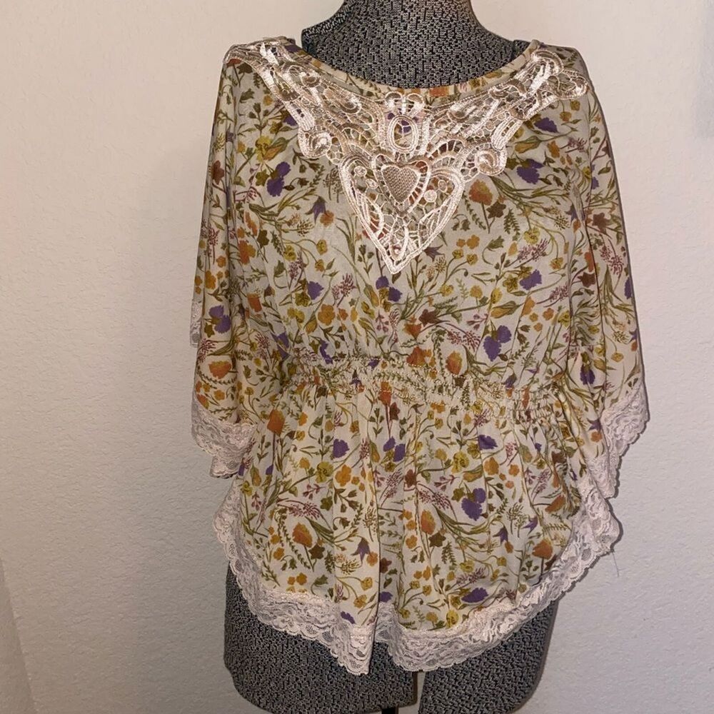 vintage shirt Love rocks floral fairy whimiscal lace crochet USA S blouse spring